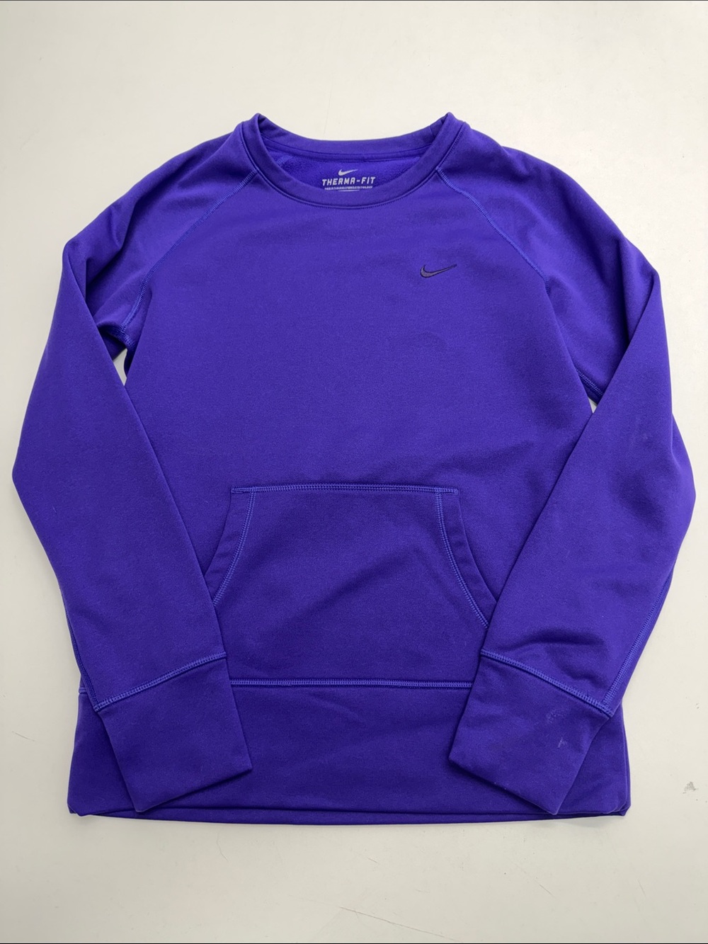 NIKE THERMA-FIT Women’s Medium Purple Crew Neck Sweatshirt